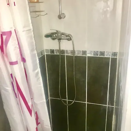 Konukevi Maisonnette Avec Jardinet Drancy